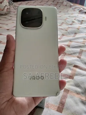 iQOO 256 GB White