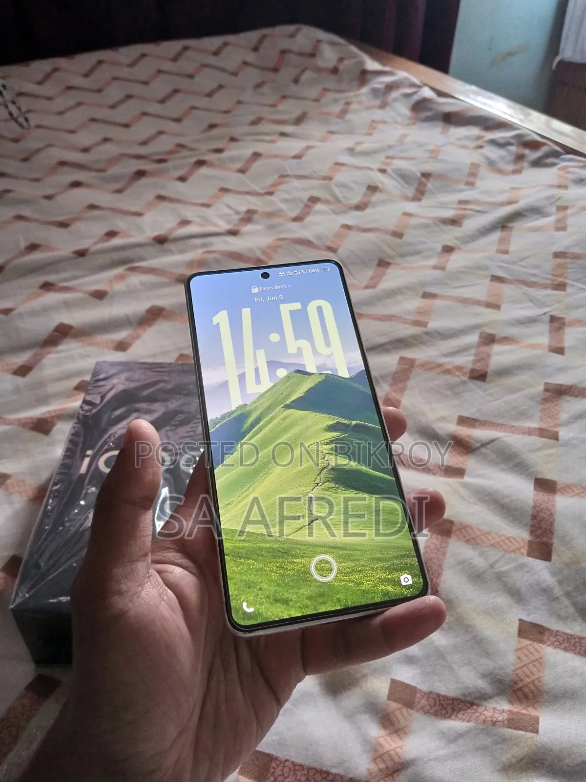 iQOO 256 GB White