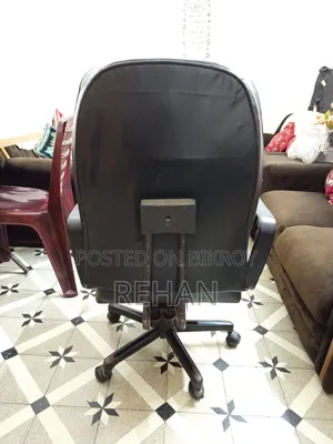 বিক্রয়ের জন্য ব্যবহৃত অফিস রিভলভিং চেয়ার