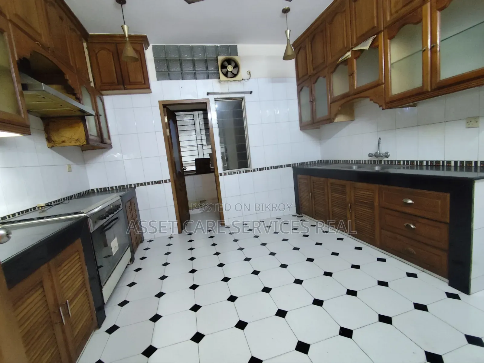 2500-SQFT Office Space Rent in Gulshan-2