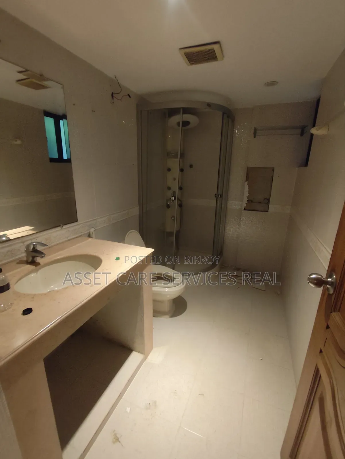 2500-SQFT Office Space Rent in Gulshan-2