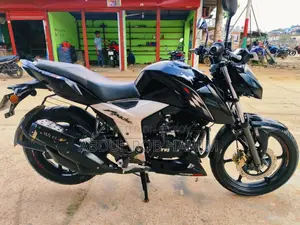 নতুন TVS Apache RTR 160 4V 2026 কালো