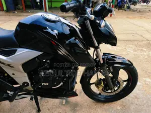 নতুন TVS Apache RTR 160 4V 2026 কালো