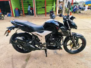 নতুন TVS Apache RTR 160 4V 2026 কালো
