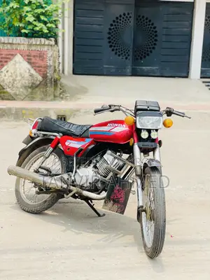 Honda 2005 Red