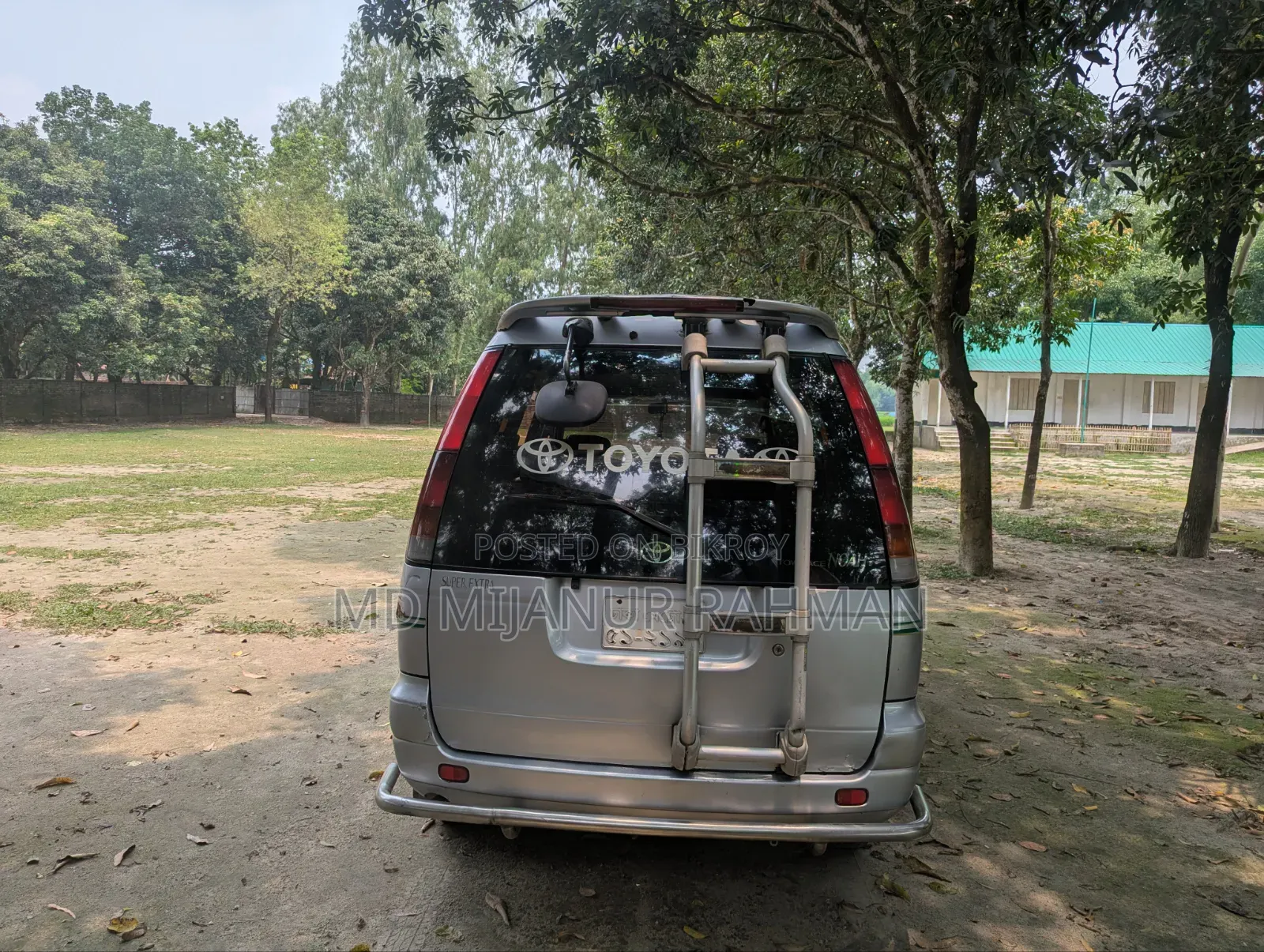 Toyota Noah 2001 Silver