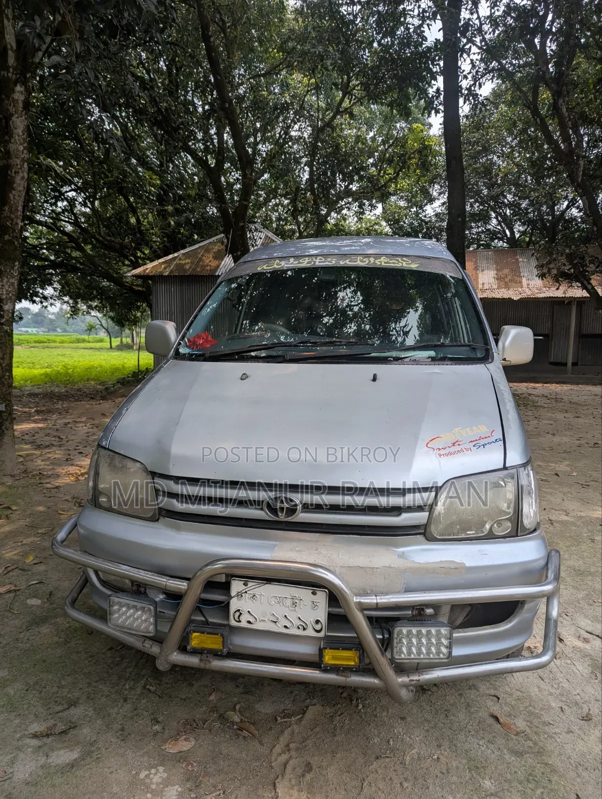 Toyota Noah 2001 Silver