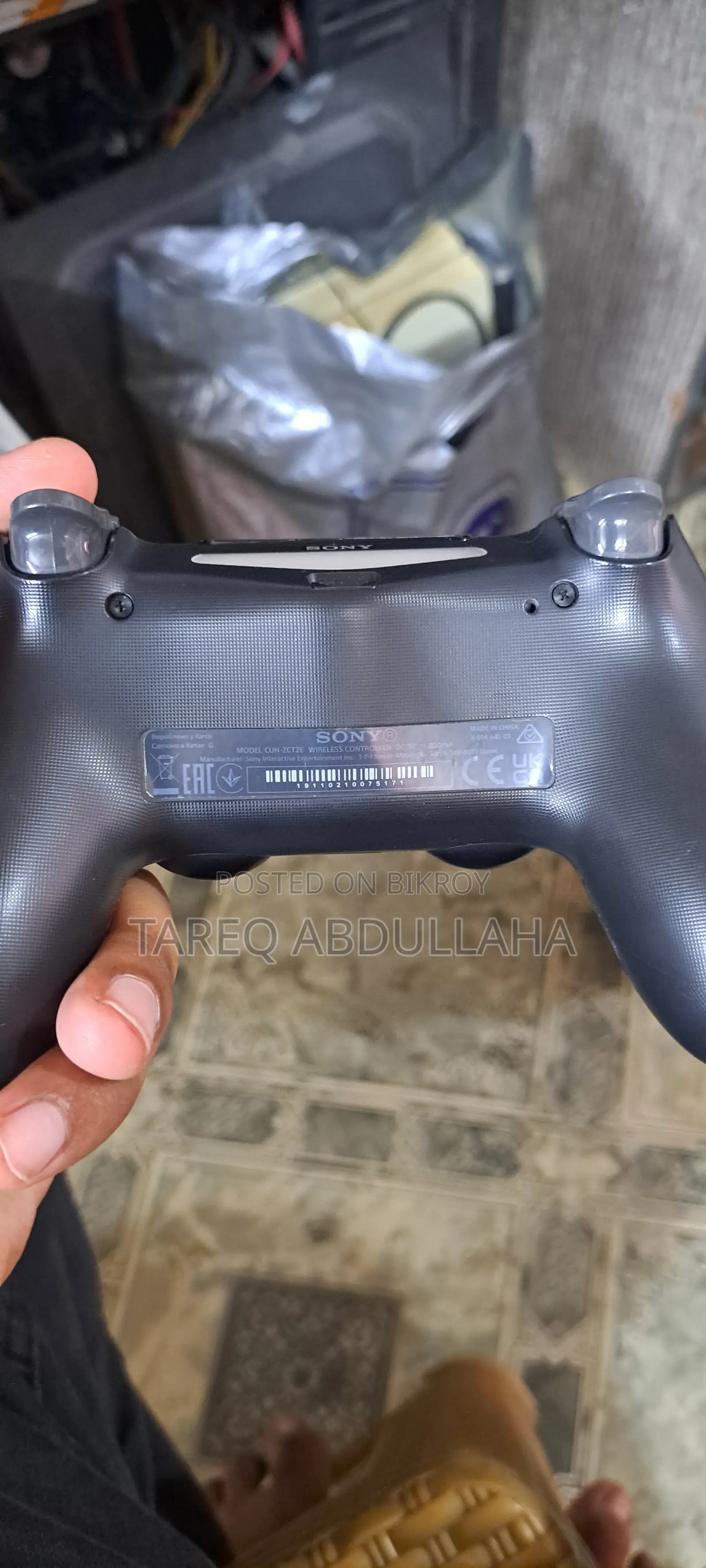 Sony Ps4 With 2 Controlers Urgent Sell