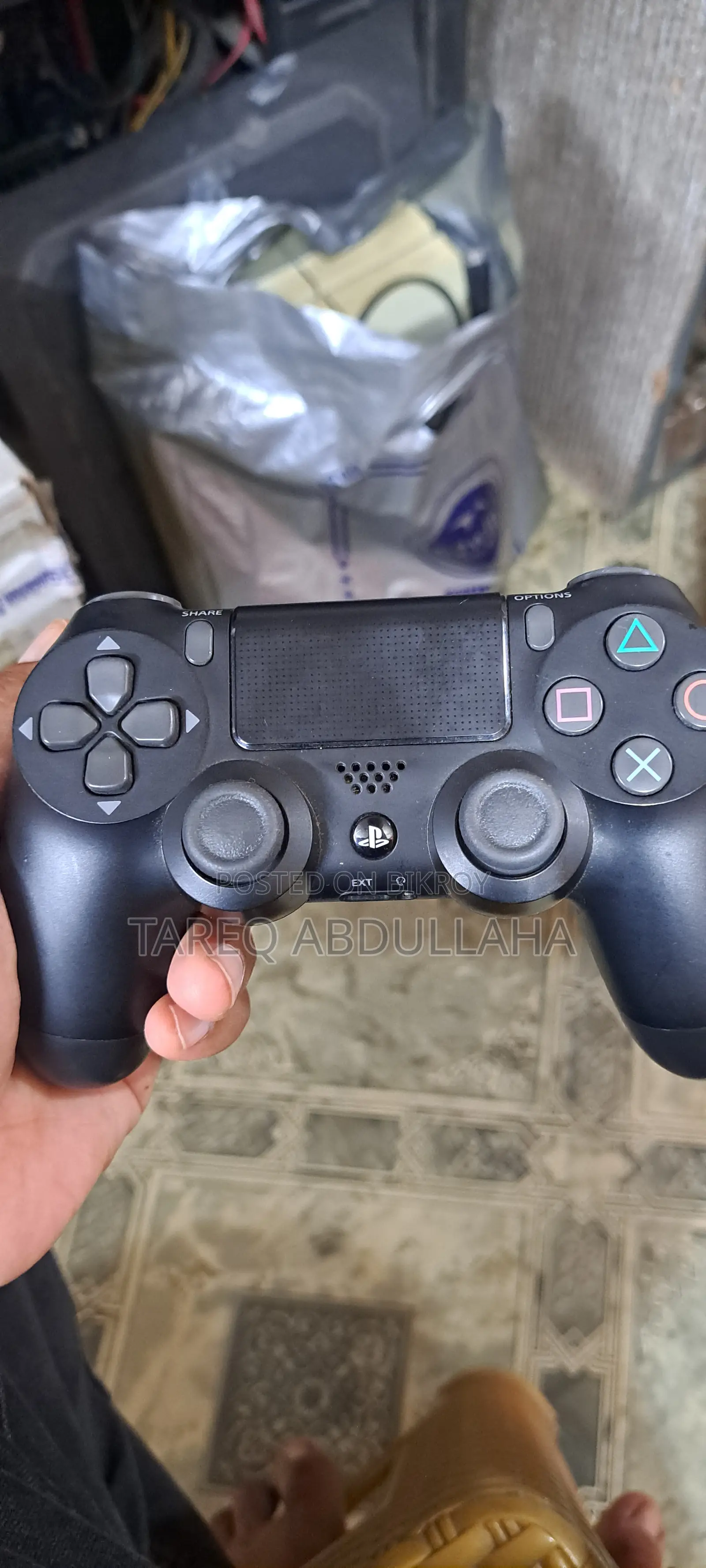 Sony Ps4 With 2 Controlers Urgent Sell