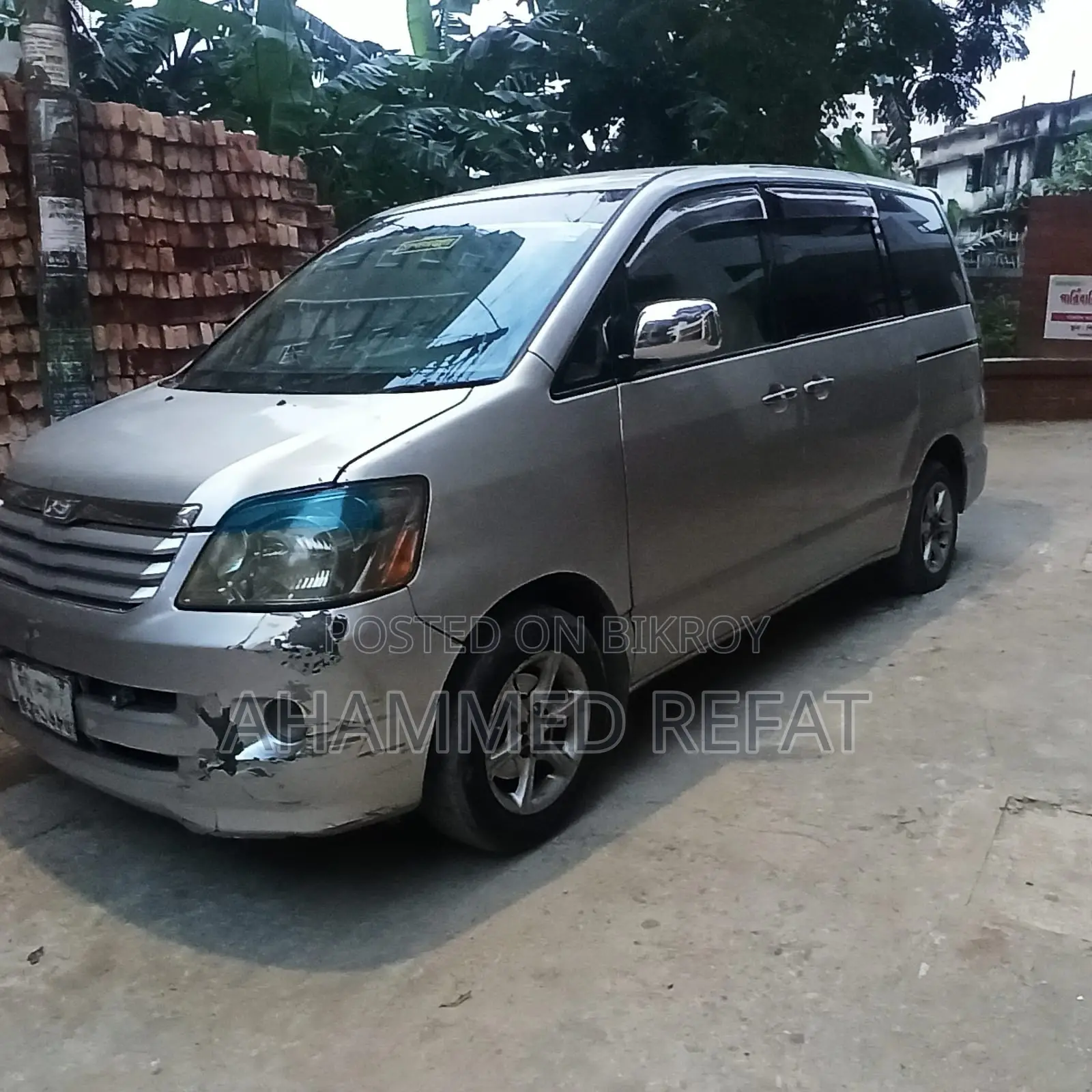 Toyota Noah 2.0 All Wheel Drive (8 Seater) 2004 Silver