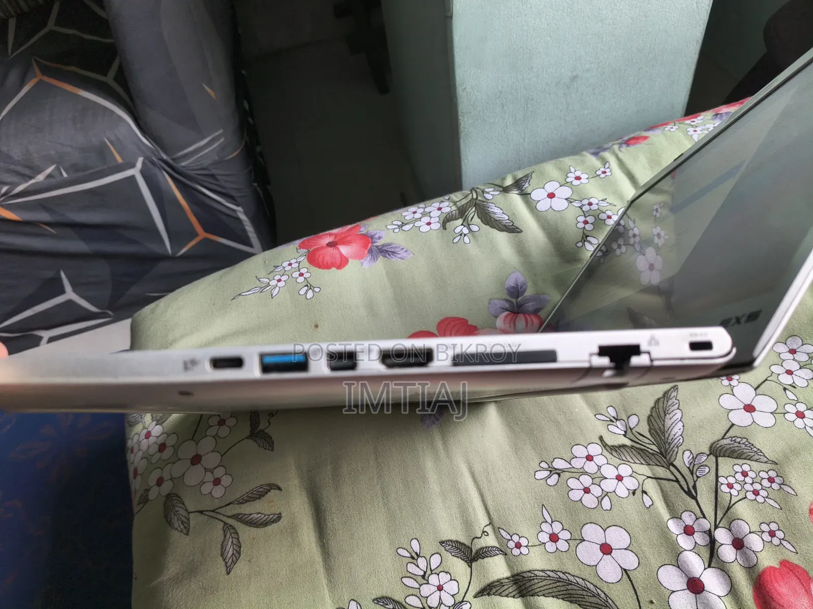 Laptop 8GB Intel Core I5 SSD 140GB