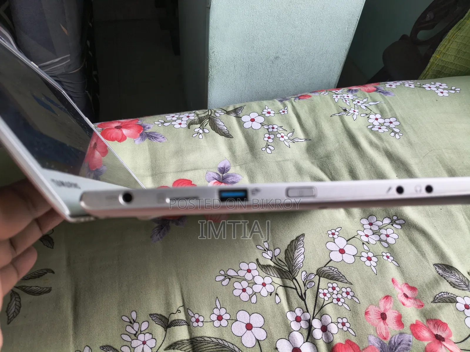 Laptop 8GB Intel Core I5 SSD 140GB