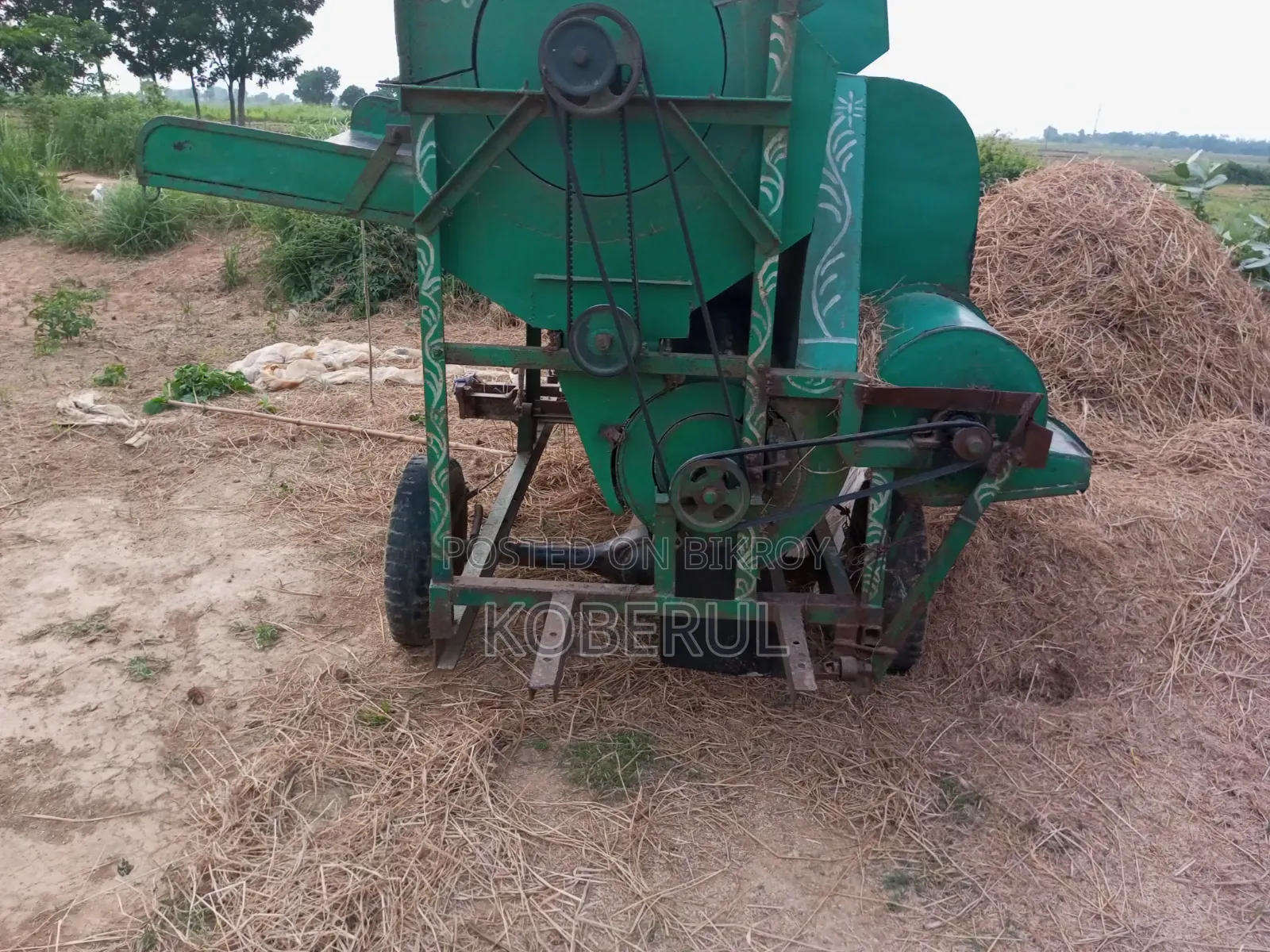 This is a paddy threshing machine and wheat threshing machine