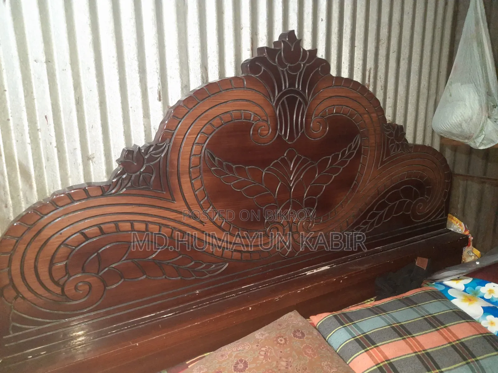 4x5 Feet Bed (including mattress)