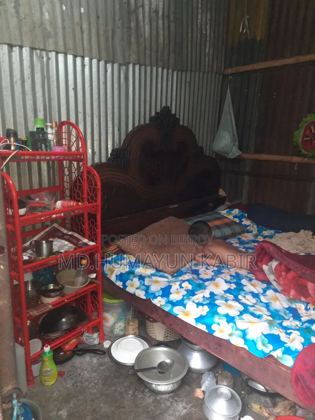 4x5 Feet Bed (including mattress)