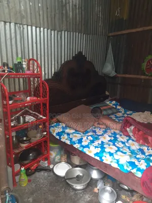 4x5 Feet Bed (including mattress)