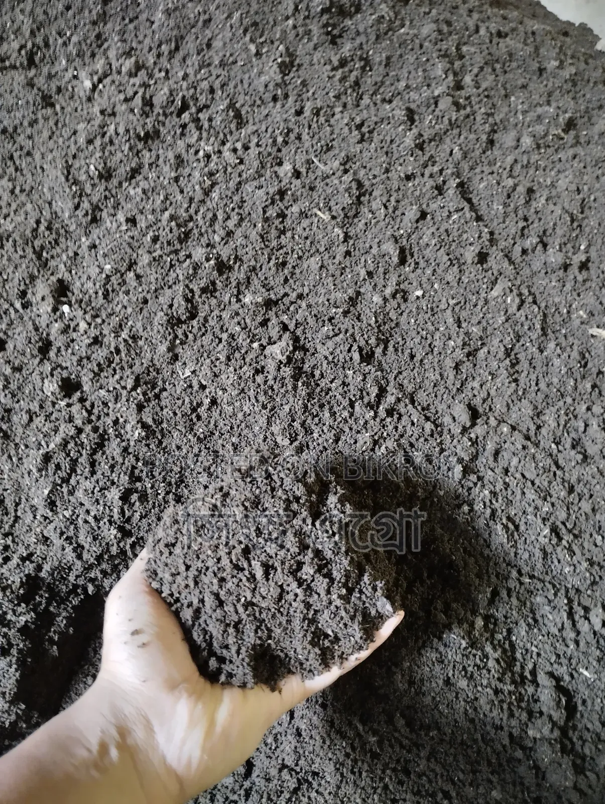 Vermicompost Earthworm Fertilizer for Sale with Free Delivery.