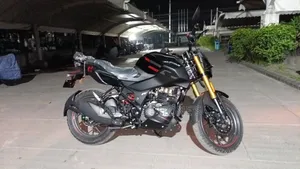 New Hero Xtreme 160R 4V 2025 Black