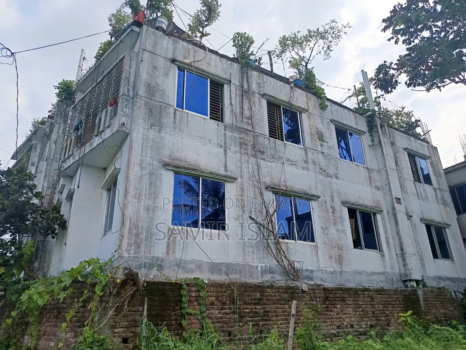 13-bedroom House in Mirpur for Sale