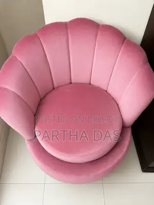 Pink Velvet Single Sofa Chair – Stylish & Comfortable