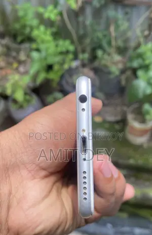 অ্যাপল আইফোন ৬ ৬৪ জিবি হোয়াইট
