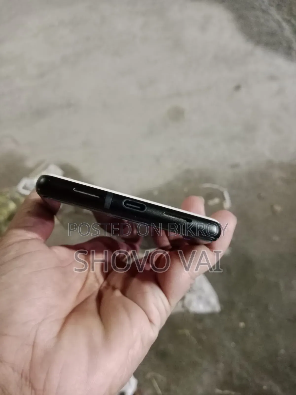 New EL 8 GB White