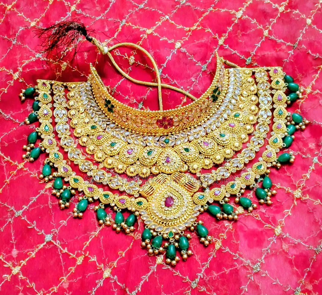 Arksaniya design wedding set for sale.