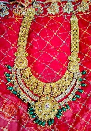 Arksaniya design wedding set for sale.