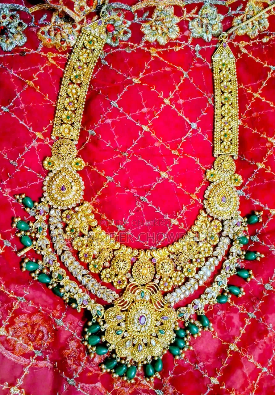 Arksaniya design wedding set for sale.