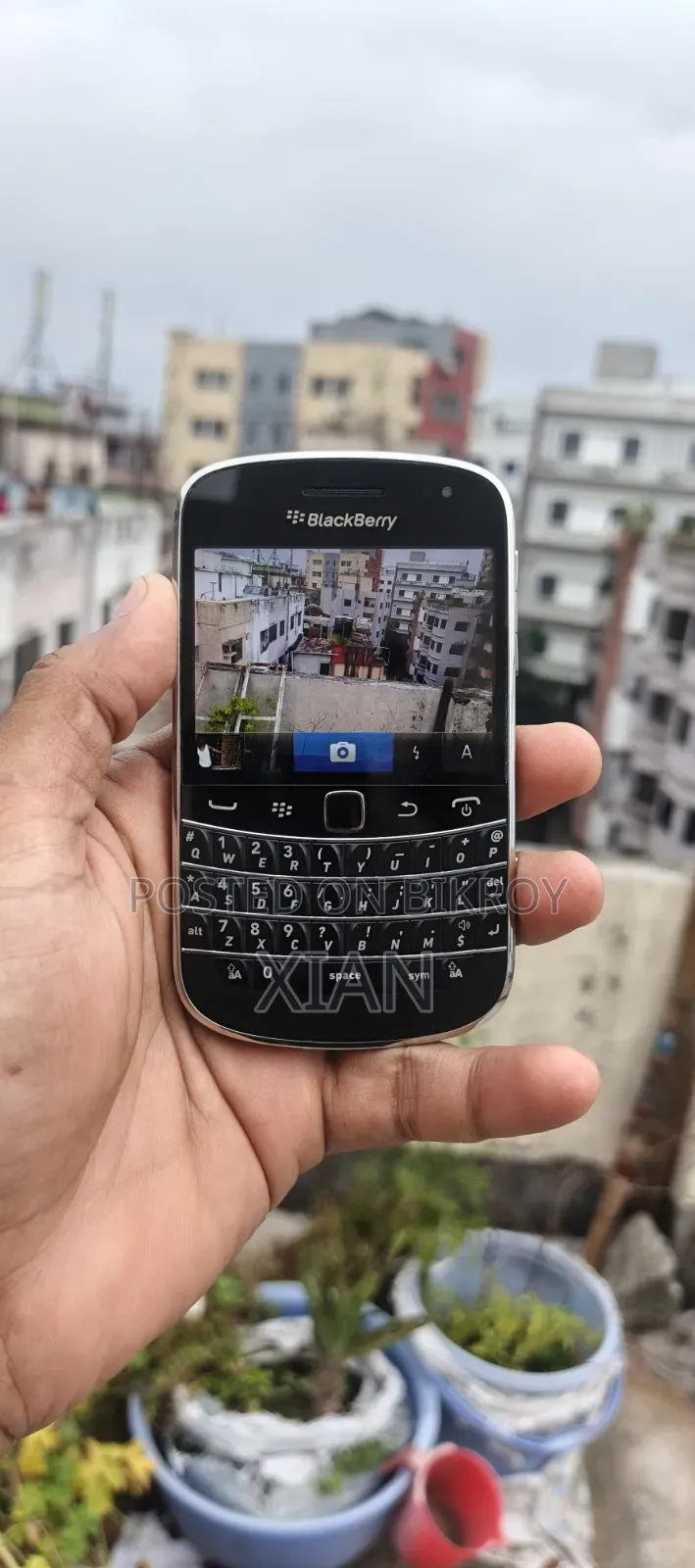 New BlackBerry Bold Touch 9900 8 GB Black
