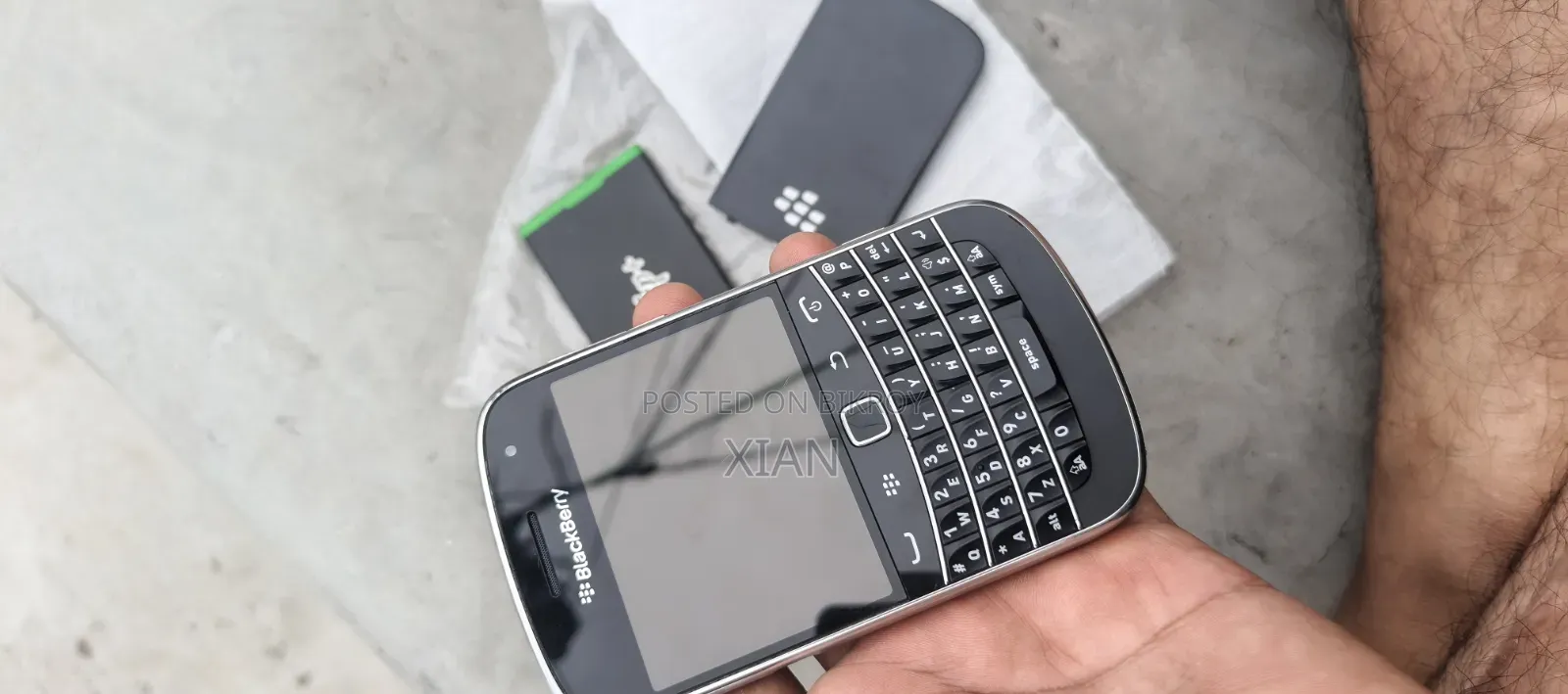 New BlackBerry Bold Touch 9900 8 GB Black