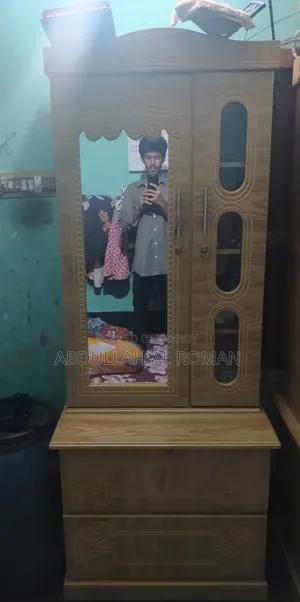 ড্রেসিং টেবিল