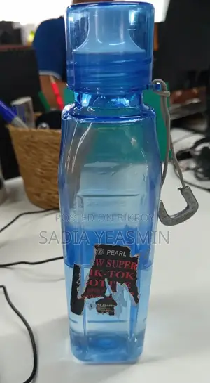 বিক্রির জন্য পানির বোতল