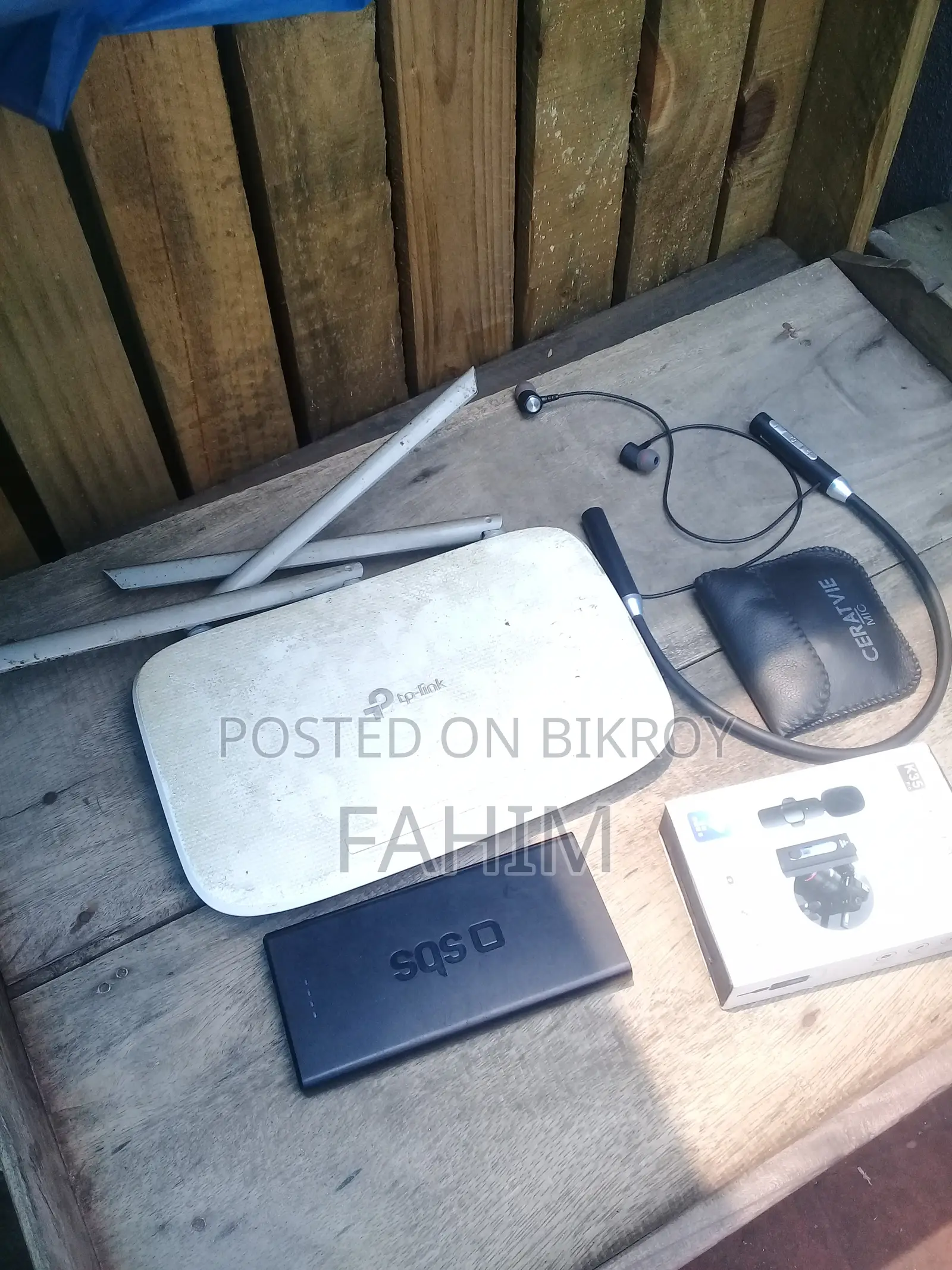 Urgent Sell Router, Power Bank, Neckband, Earphone, Microphone.