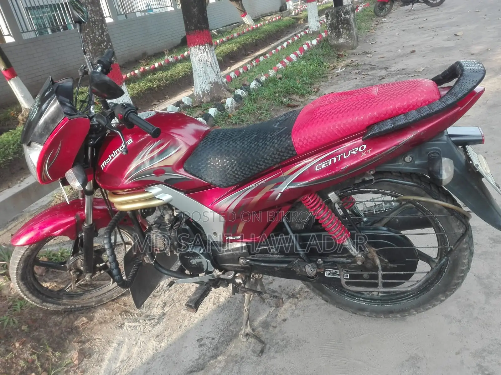 Mahindra Centuro 2017 Red