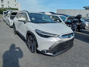 Toyota Corolla Cross 1.8 Hybrid AWD 2022 Pearl