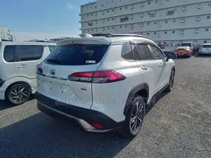 Toyota Corolla Cross 1.8 Hybrid AWD 2022 Pearl