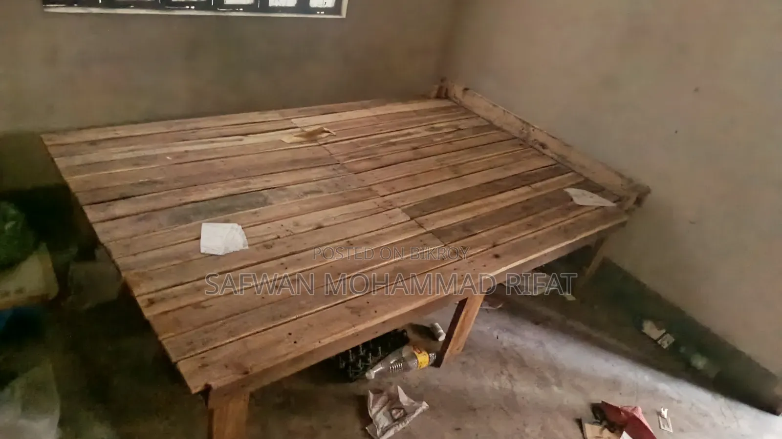 Semi-double bed for sale, next to Square Hospital.