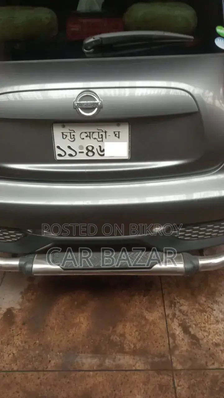 নিসান জুক ২০১৫ গ্রে