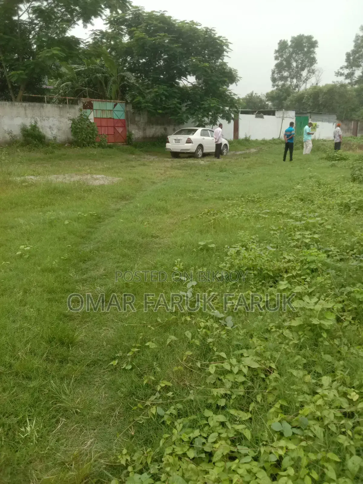 জমির ক্রয় বিক্রয় করা হয়