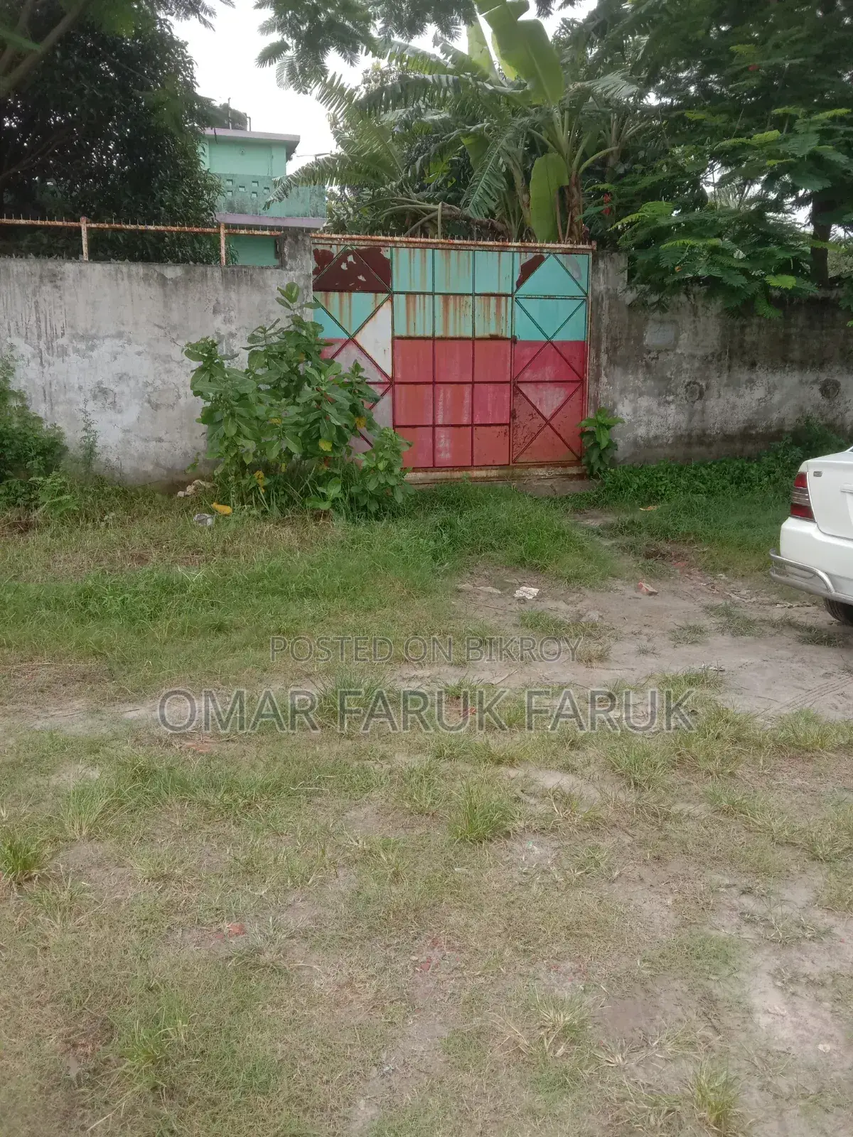 জমির ক্রয় বিক্রয় করা হয়