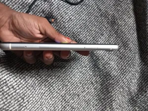 Apple iPhone XR 64 GB White