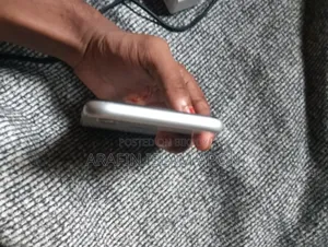 Apple iPhone XR 64 GB White