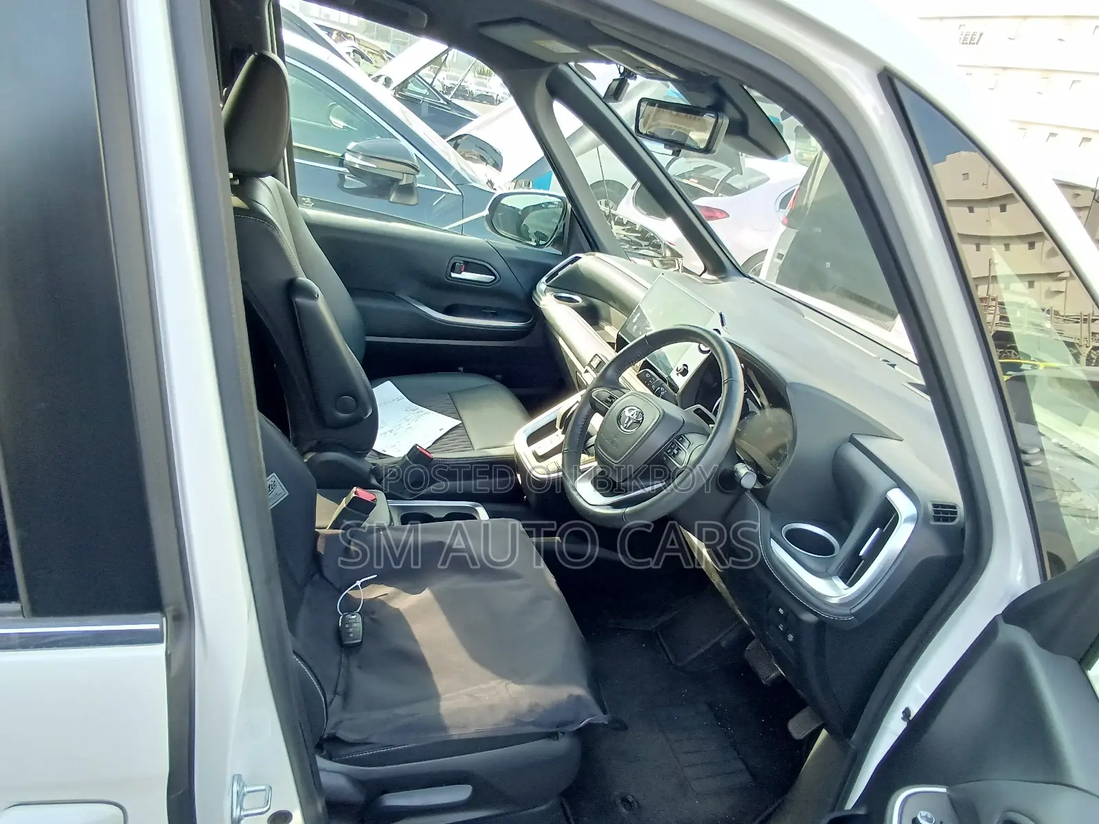 Toyota Noah 2022 Pearl