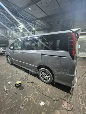 Toyota Noah 1.8 Front Wheel Drive Hybrid (7 Seater) 2017 Gray