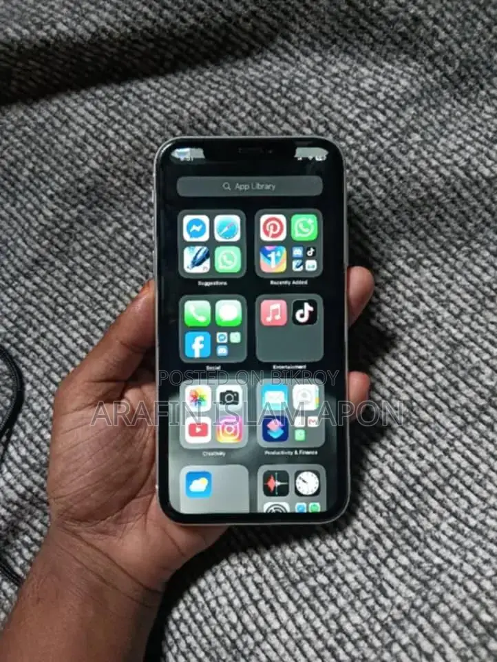 Apple iPhone XR 64 GB White