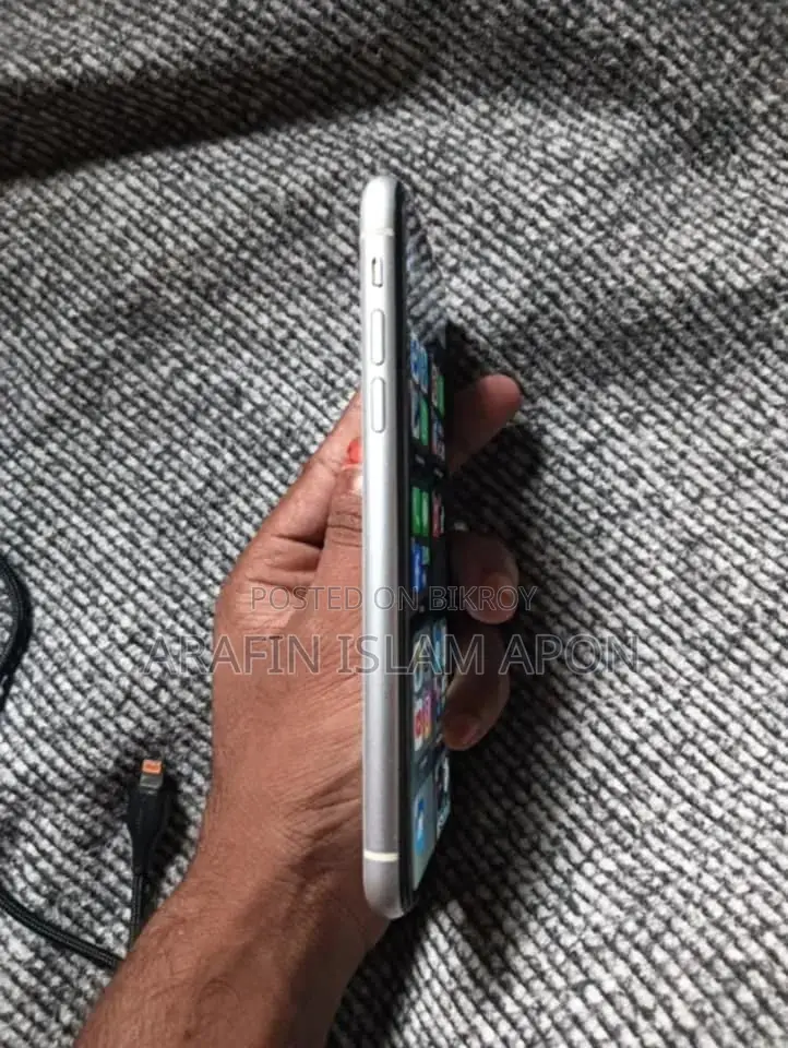 Apple iPhone XR 64 GB White
