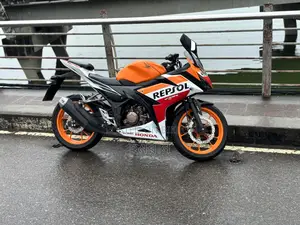 Honda CBR 2021 Orange