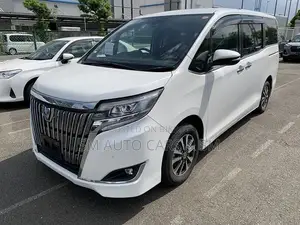 টয়োটা এস্কয়ার ১.৮ ফ্রন্ট হুইল ড্রাইভ হাইব্রিড (৭ সিটার) ২০২১ পার্ল