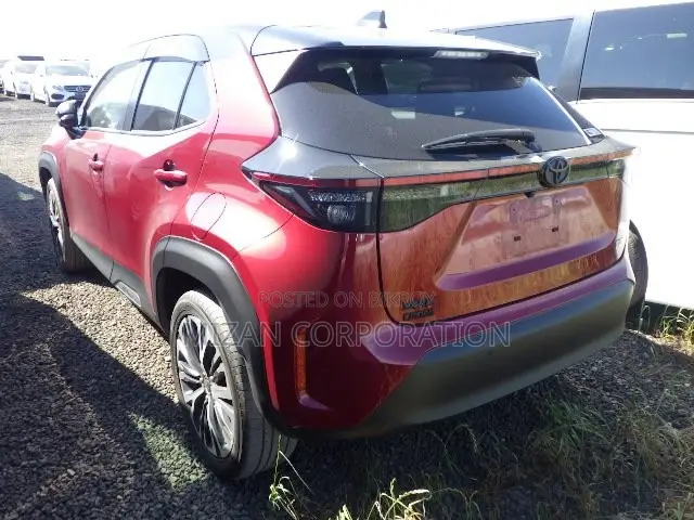 Toyota Yaris Cross 1.5 Hybrid AWD 2022 Red